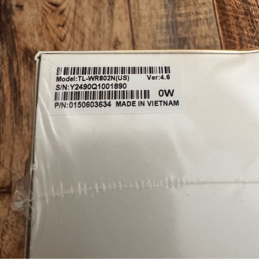 TP-Link Compact Wireless Router in Blue and White - Picture 4 of 5